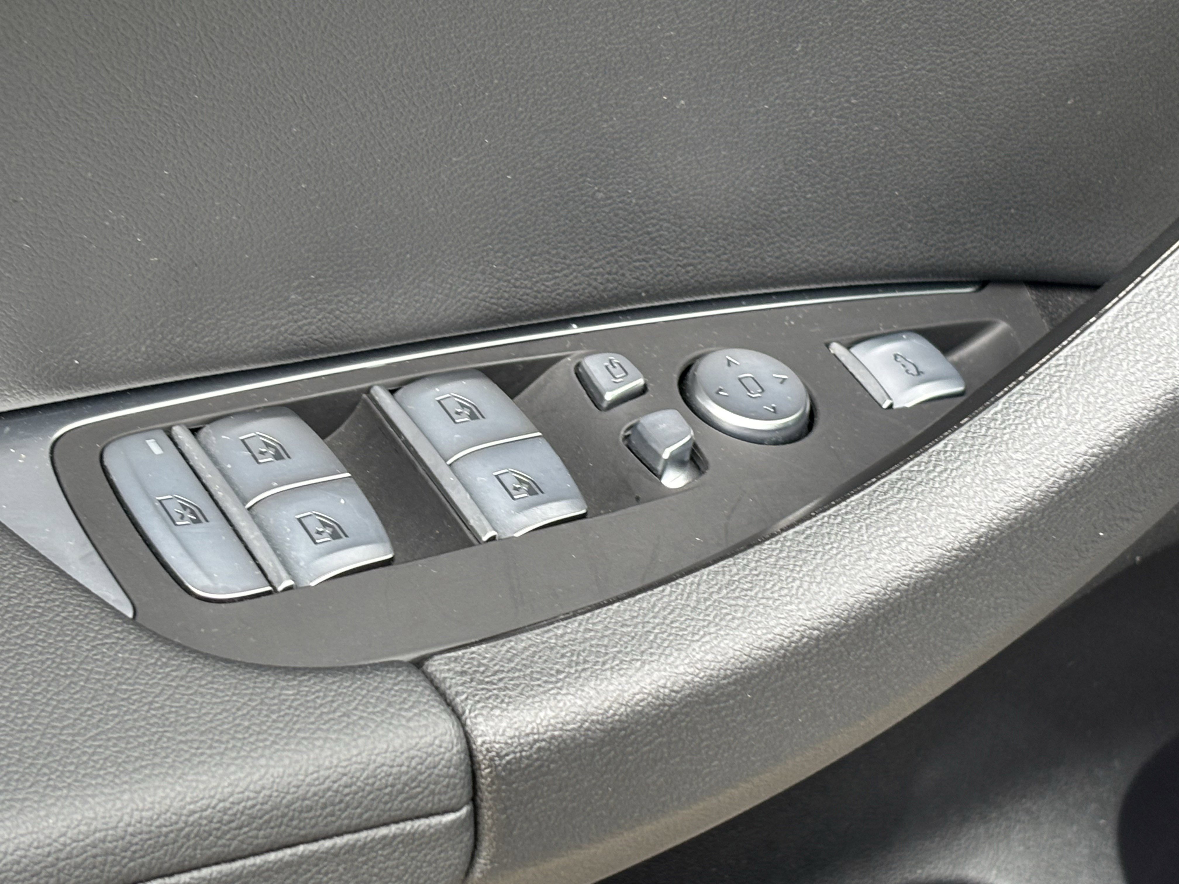 Used 2021 BMW X4 xDrive30i w/ Premium Package image 15