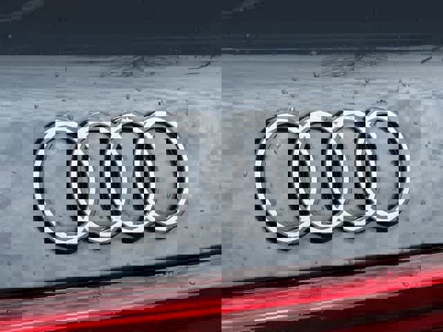 Used 2024 Audi Q8 e-tron Premium Plus image 19