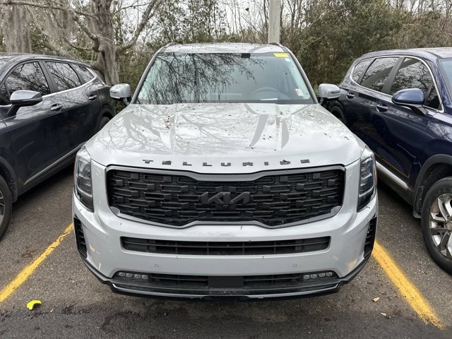Used 2022 Kia Telluride SX w/ SX Prestige Package image 3