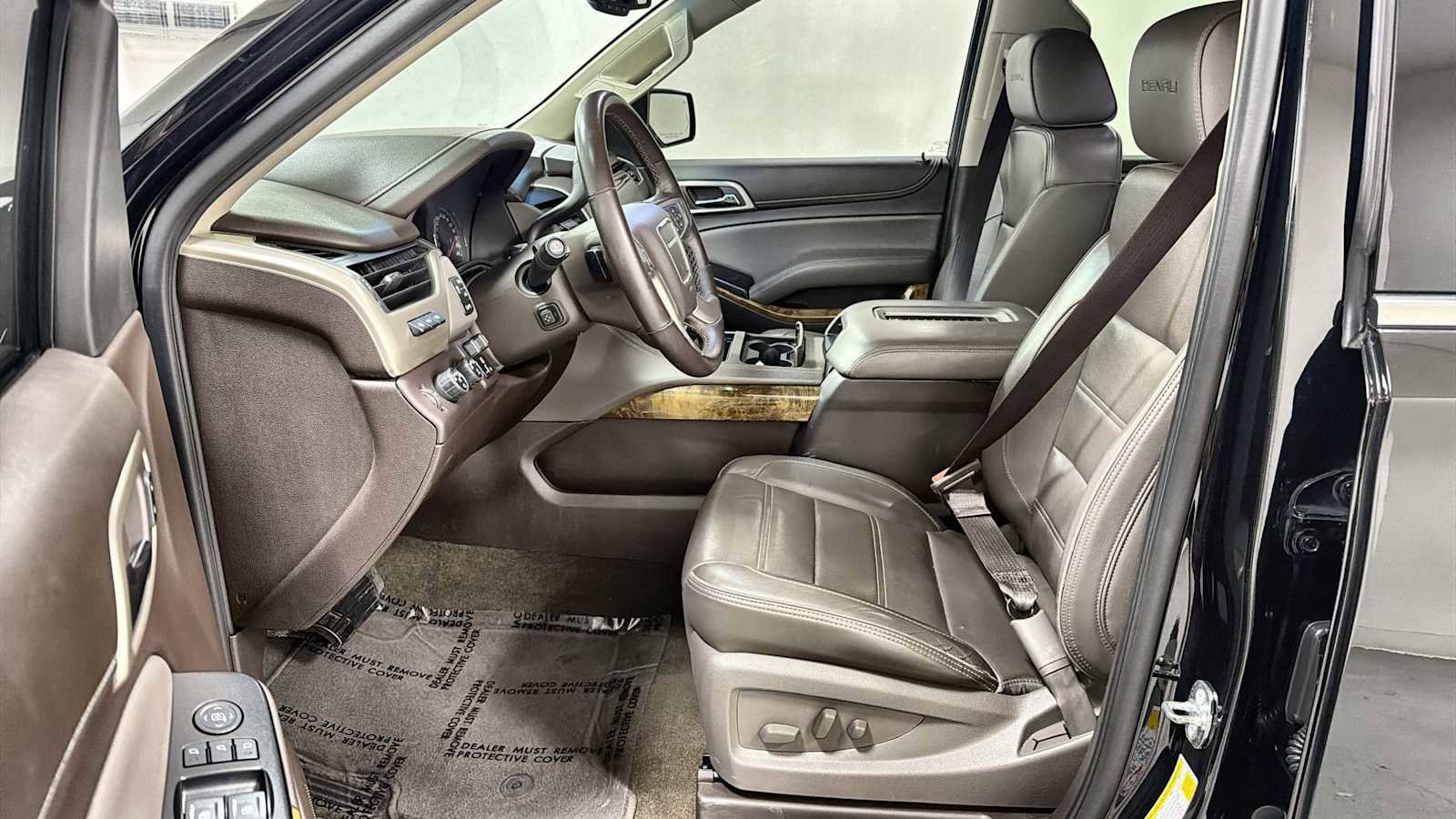 Used 2017 GMC Yukon Denali AWD/4WD image 13
