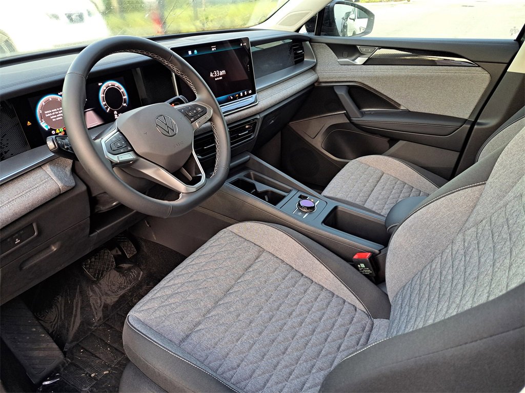 Used 2025 Volkswagen Tiguan S image 7