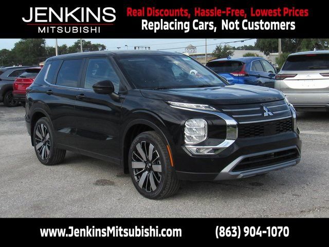 New 2025 Mitsubishi Outlander SE image 1