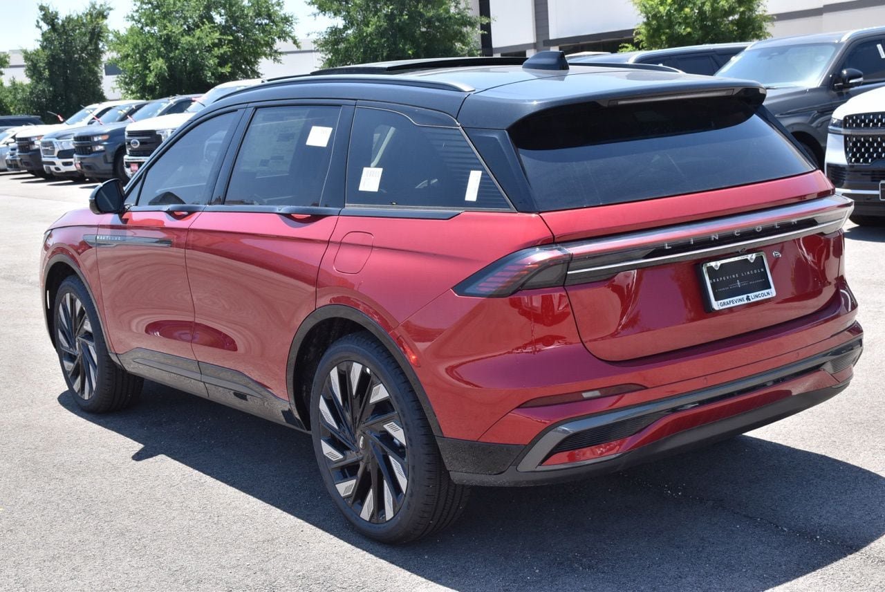 New 2026 Lincoln Nautilus Reserve w/ Jet Appearance Package AWD/4WD image 16