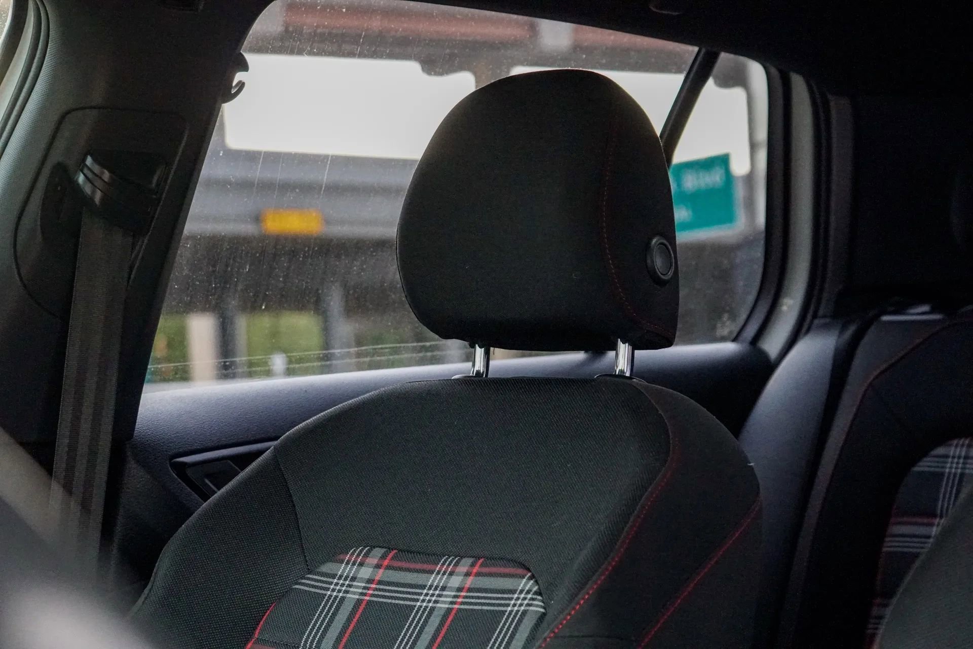 Used 2015 Volkswagen Golf 4-Door image 16