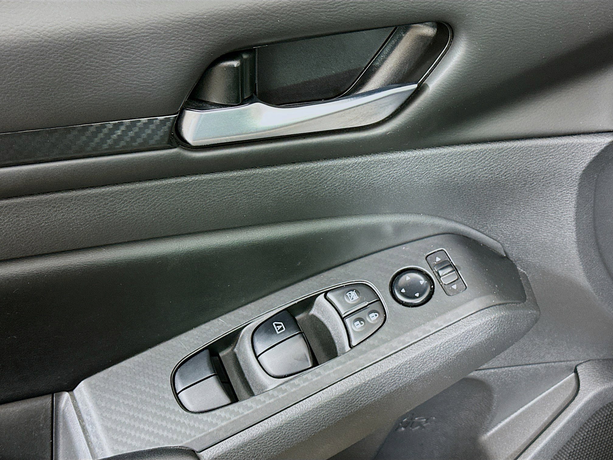 Used 2024 Nissan Altima 2.5 SV image 15