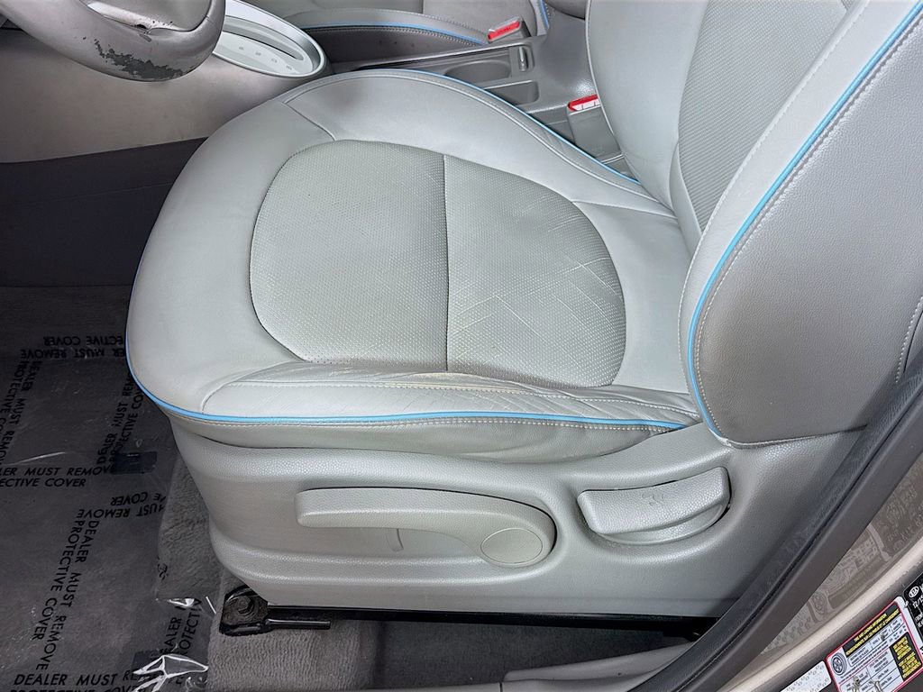 Used 2016 Kia Soul EV + w/ Sun & Fun Package image 25