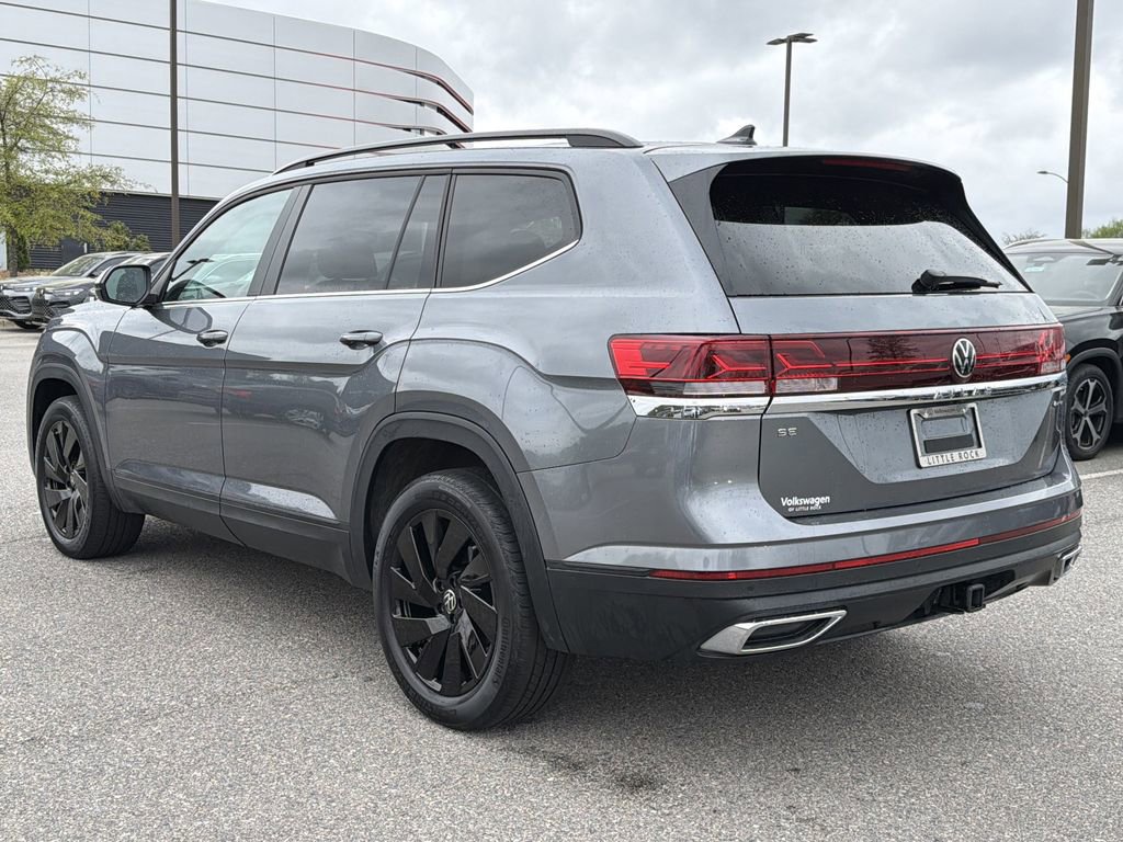 Used 2024 Volkswagen Atlas SE image 3
