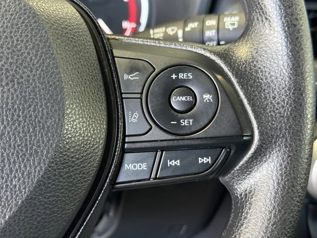 Certified 2025 Toyota RAV4 XLE FWD image 26