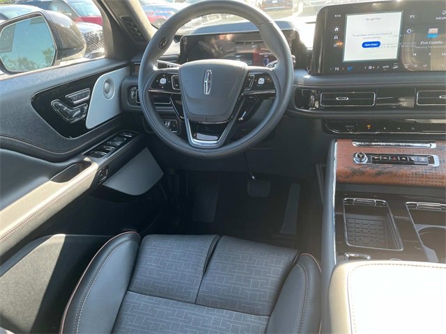 New 2025 Lincoln Aviator Black Label w/ Jet Appearance Package image 14