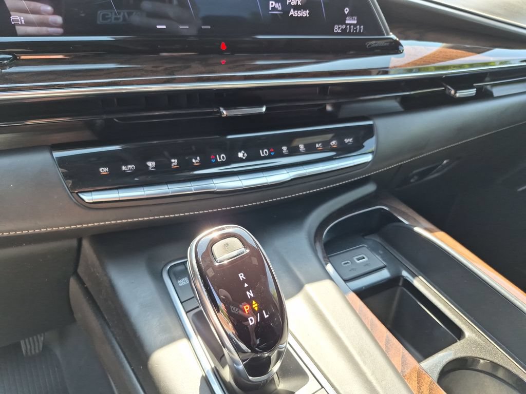 Used 2022 Cadillac Escalade Premium Luxury Platinum AWD/4WD image 29