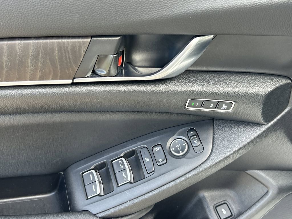 Used 2021 Honda Accord EX-L image 18