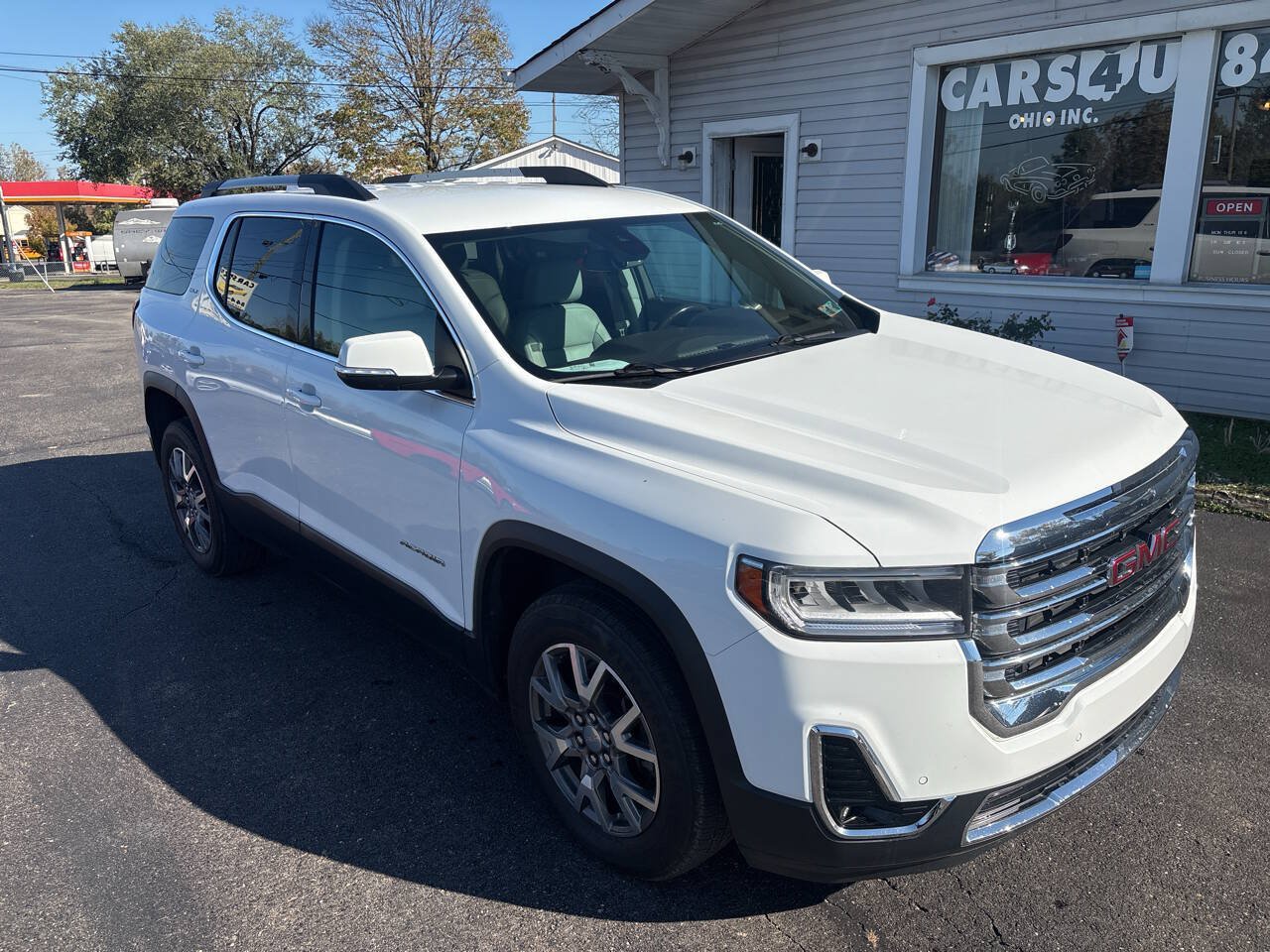 Used 2020 GMC Acadia SLT AWD/4WD image 1