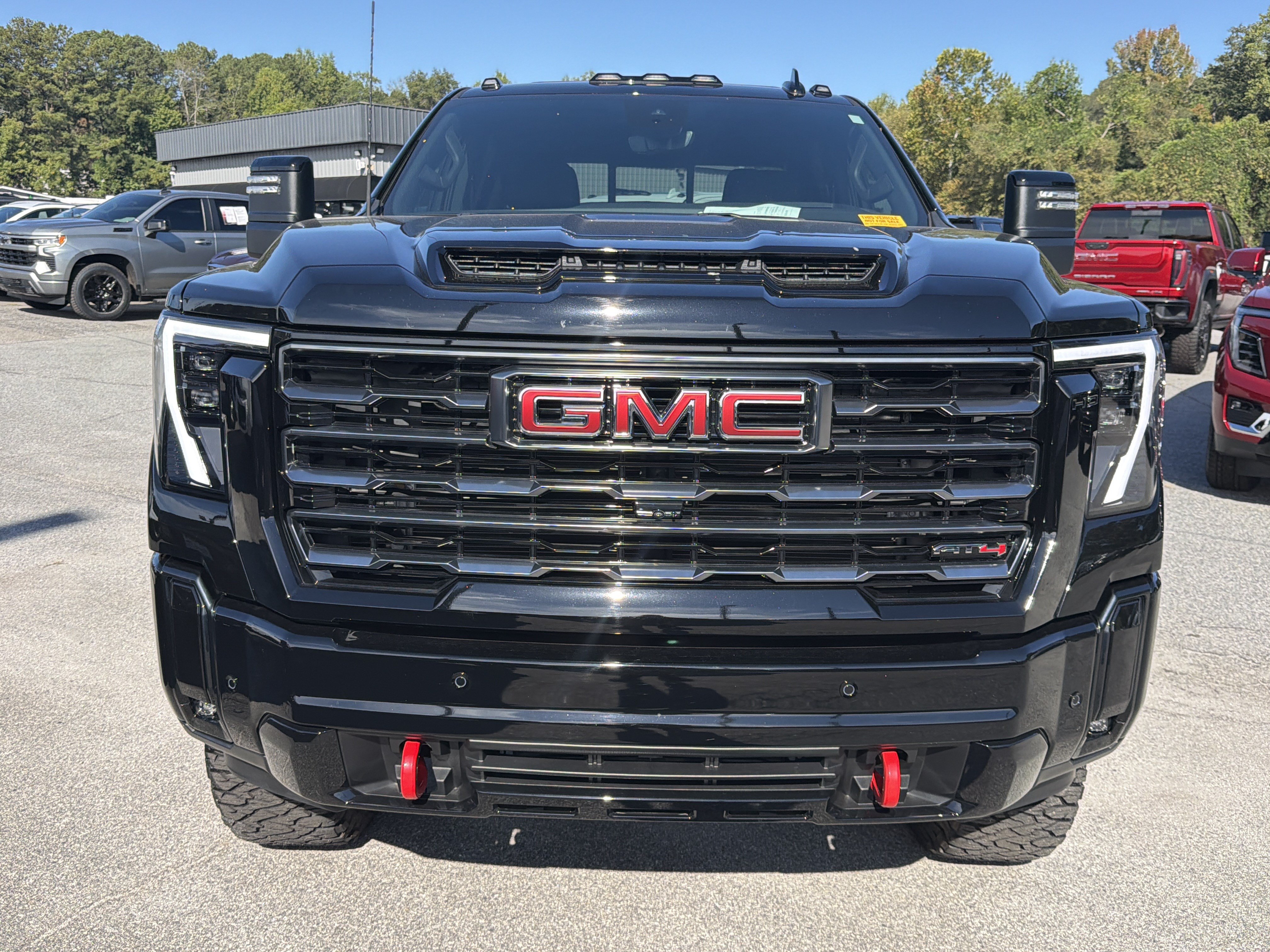 Used 2025 GMC Sierra 2500 AT4 w/ AT4 Premium Plus Package AWD/4WD image 2