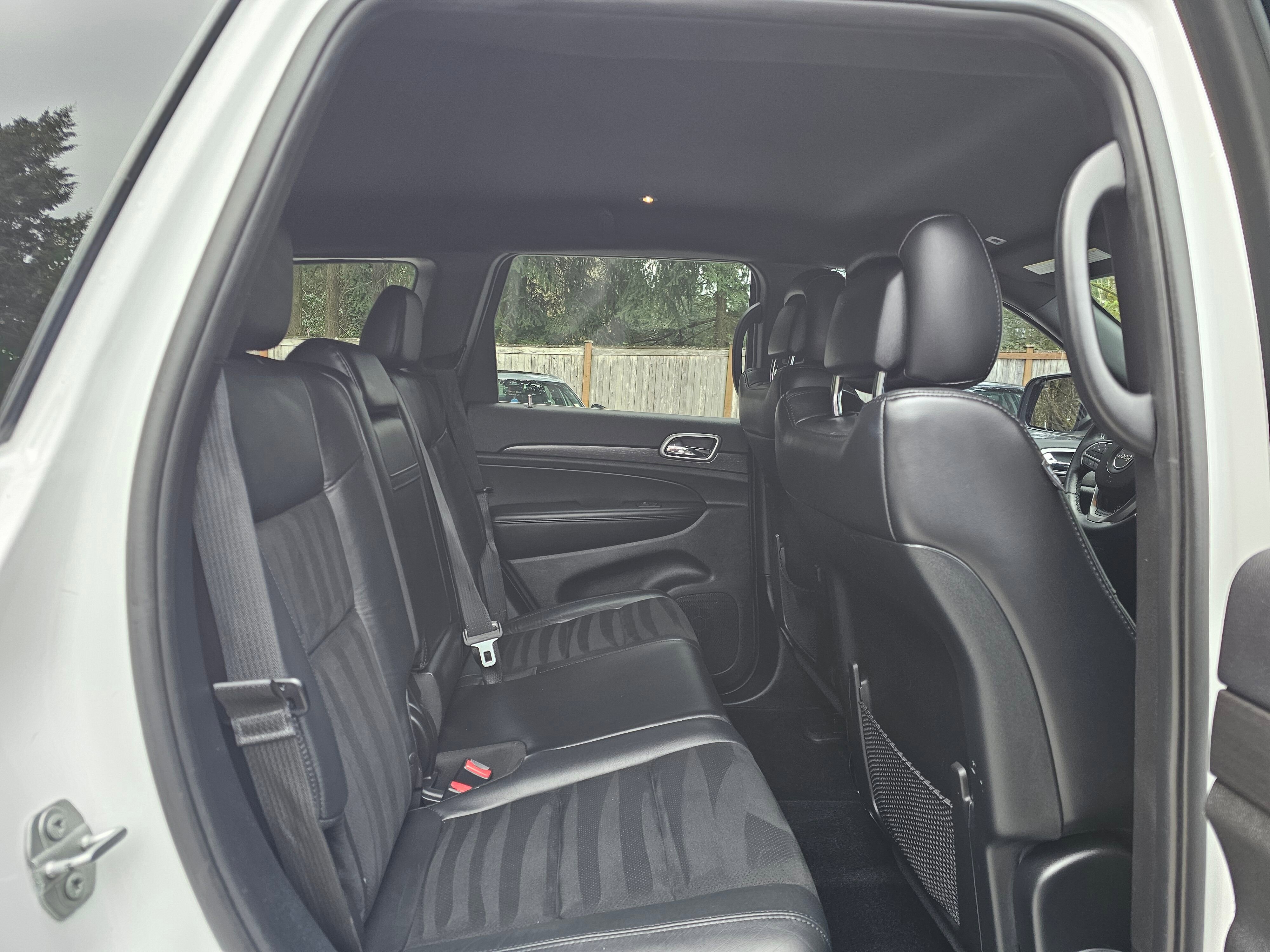 Used 2018 Jeep Grand Cherokee Altitude AWD/4WD image 11