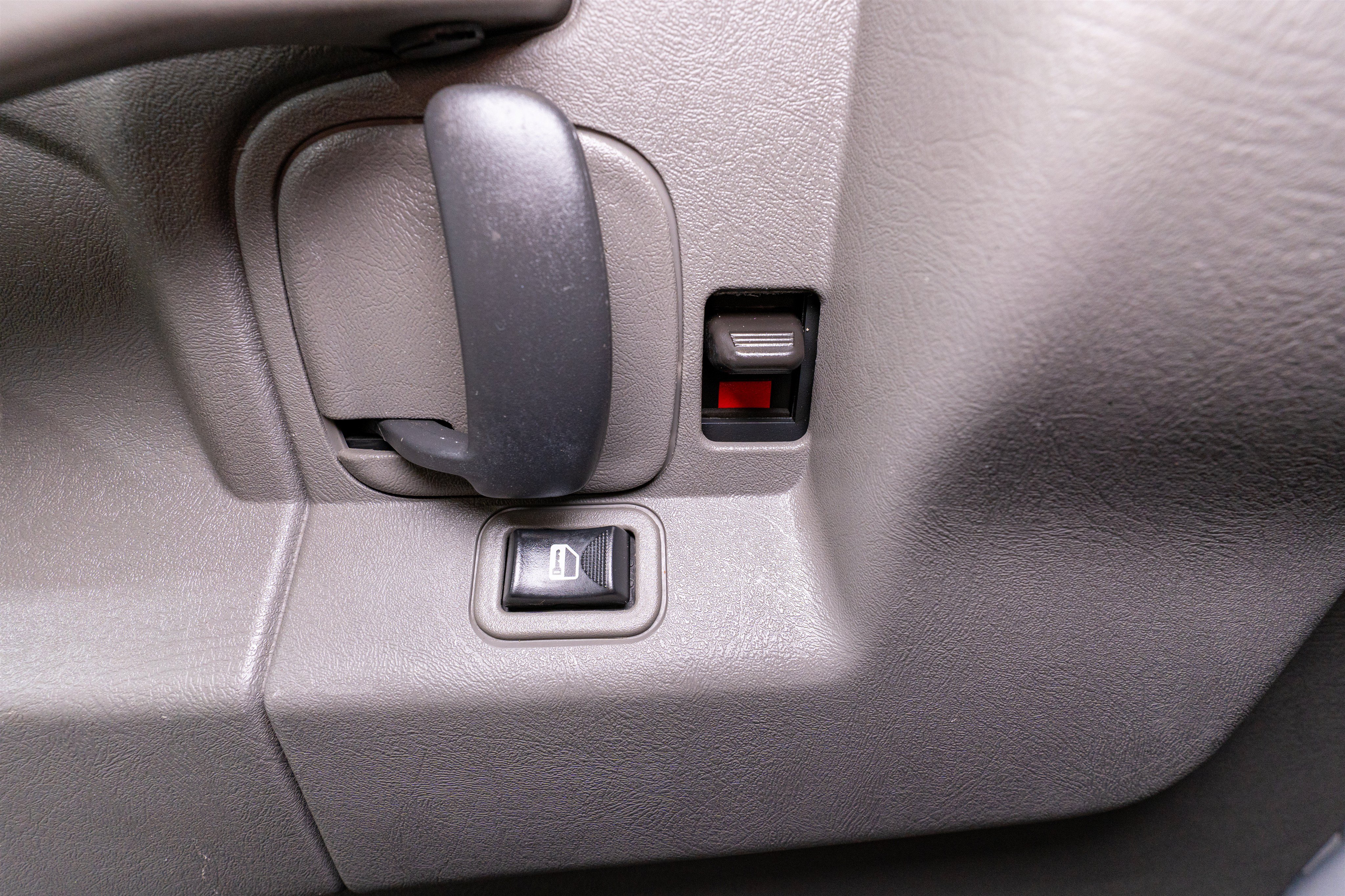 Used 2021 Chevrolet Express 2500 RWD image 16
