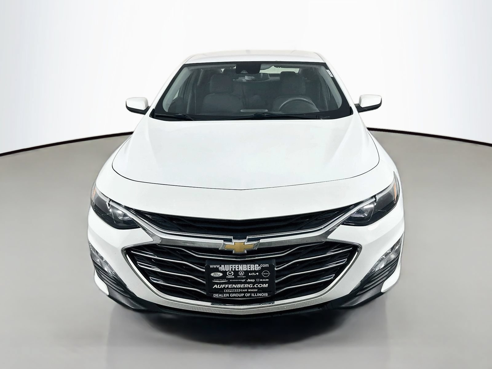 Used 2023 Chevrolet Malibu LT FWD image 2