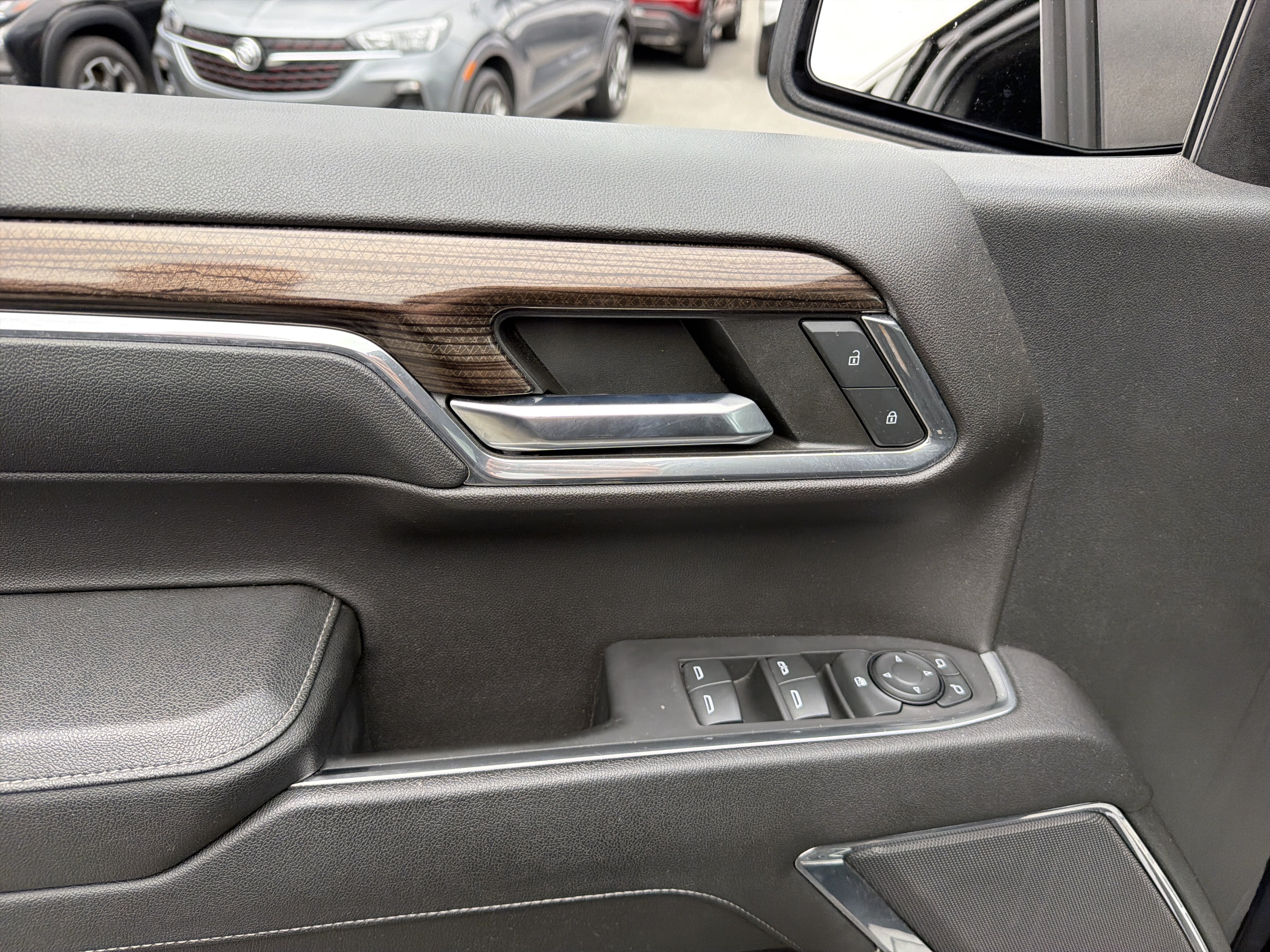 Used 2023 Chevrolet Silverado 1500 LT AWD/4WD image 17