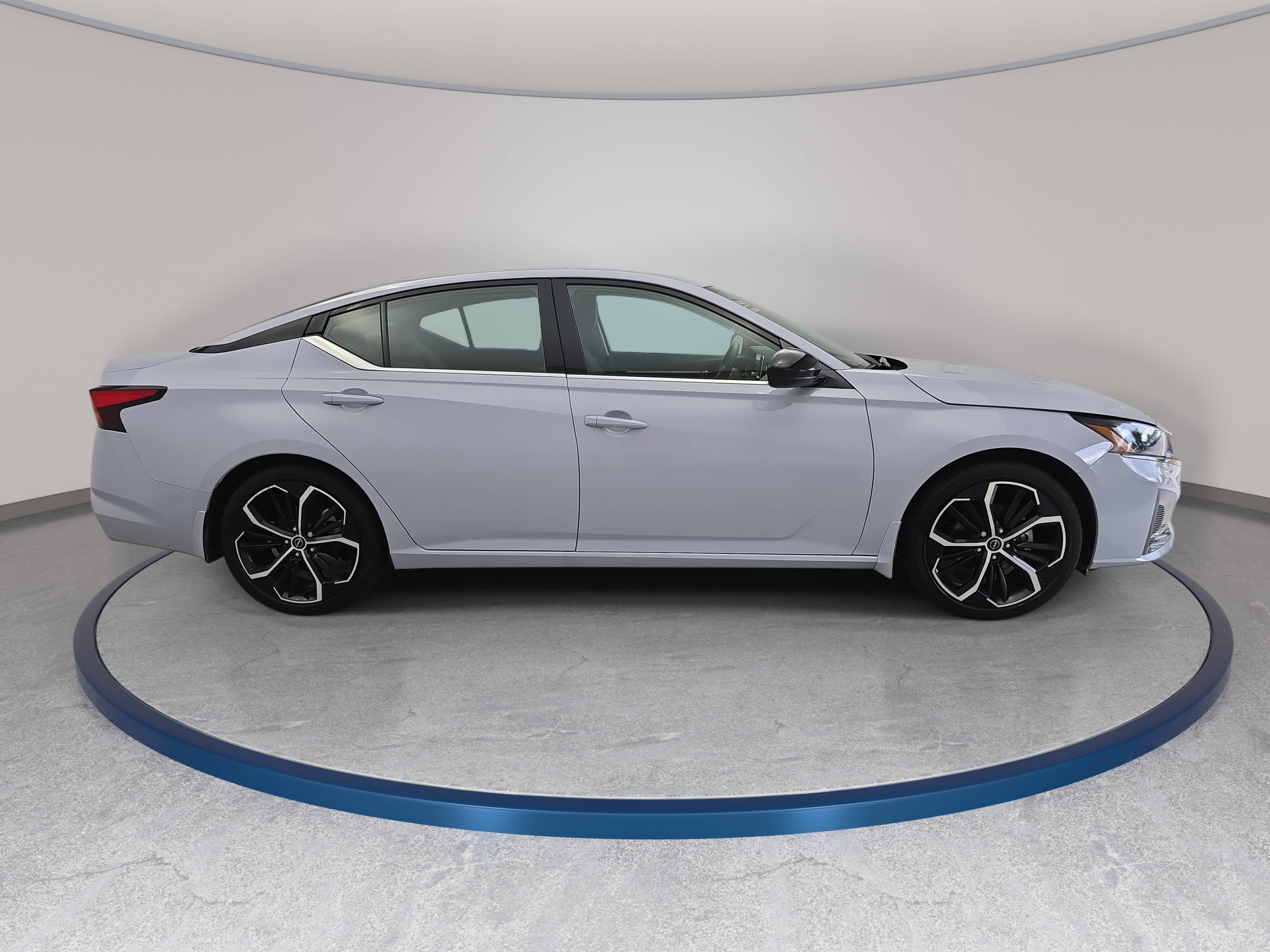Certified 2025 Nissan Altima 2.5 SR FWD image 4