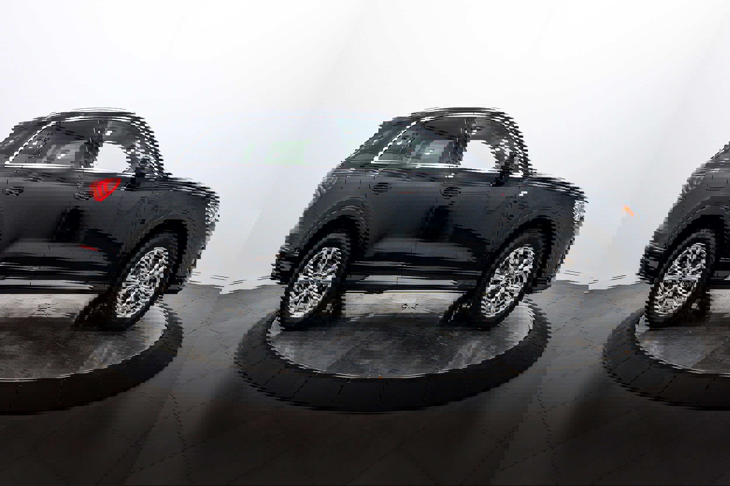 Certified 2025 Audi Q3 2.0T Premium Plus w/ Premium Plus Package AWD/4WD image 3