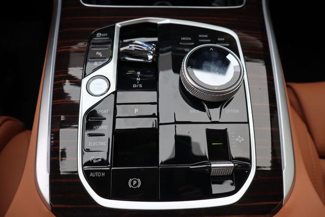 New 2026 BMW X5 xDrive50e w/ Executive Package image 24