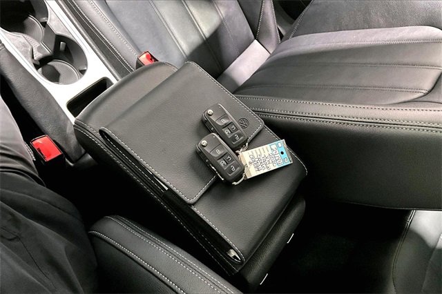 Used 2020 Volkswagen Passat 2.0T SEL image 36