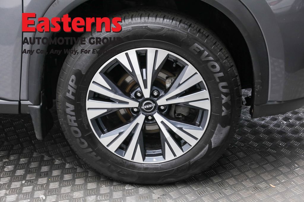 Used 2022 Nissan Rogue SV image 32