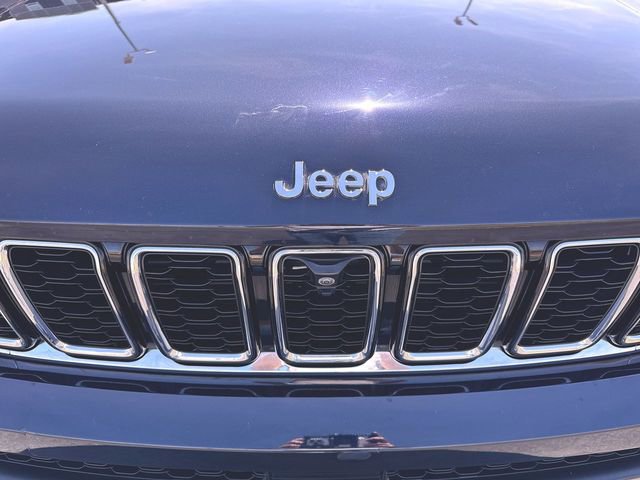 Used 2023 Jeep Grand Cherokee L Limited w/ Luxury Tech Group II AWD/4WD image 31