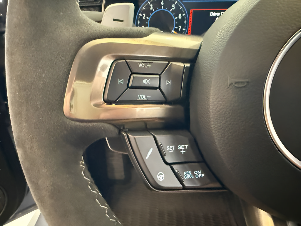 Used 2022 Ford Mustang Shelby GT500 w/ Technology Package RWD image 21