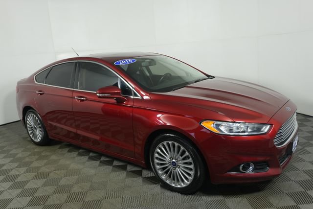 Used 2016 Ford Fusion Titanium FWD image 2