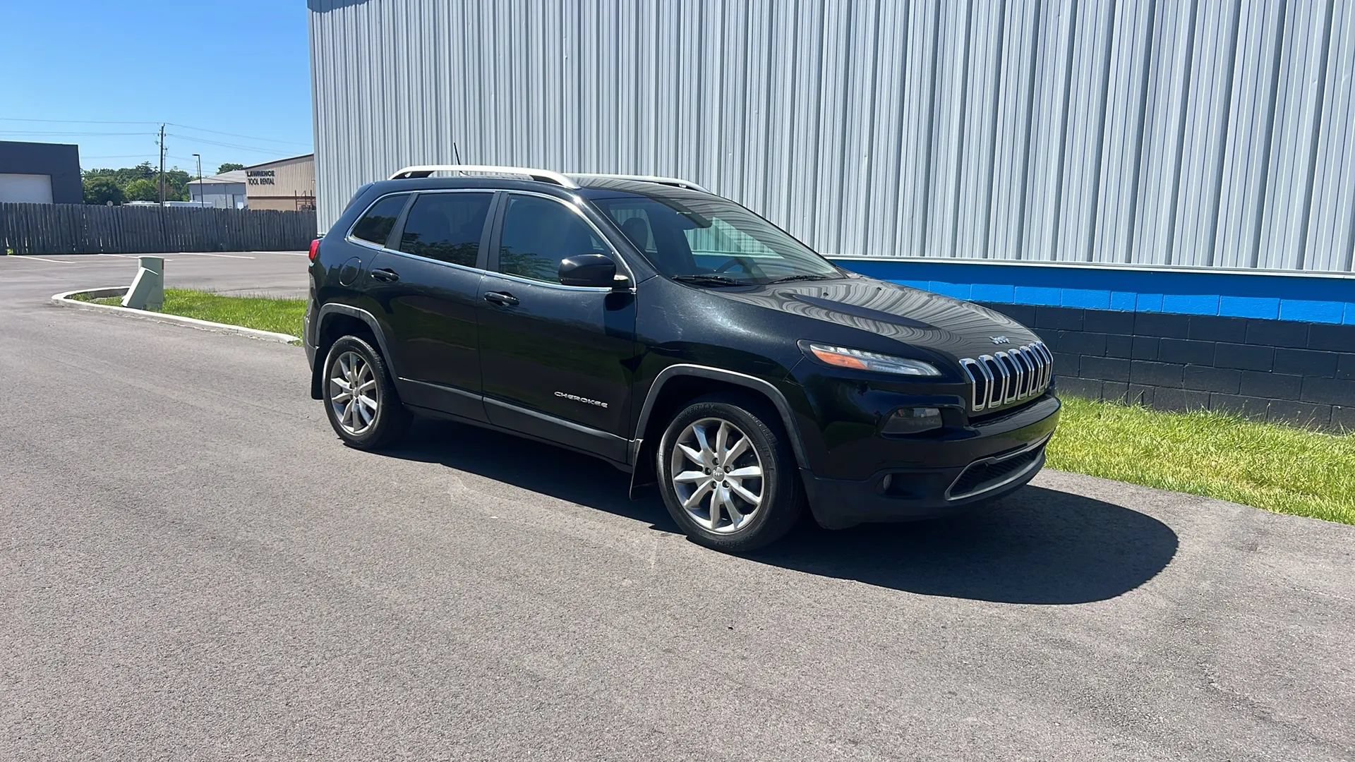 Used 2016 Jeep Cherokee Limited FWD image 3