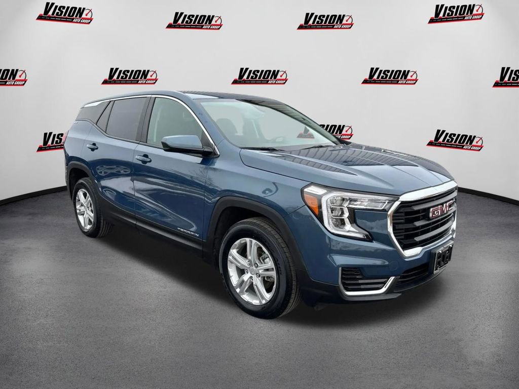 Used 2024 GMC Terrain SLE AWD/4WD image 3