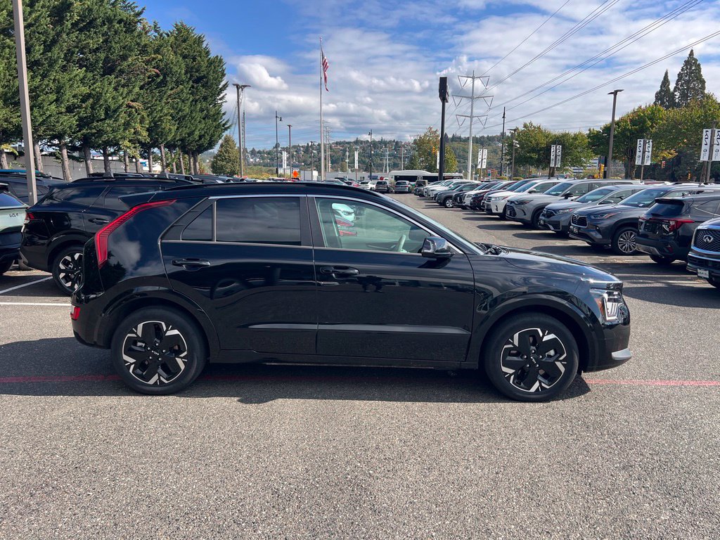 Used 2023 Kia Niro Wind w/ Wind Preserve Package FWD image 4