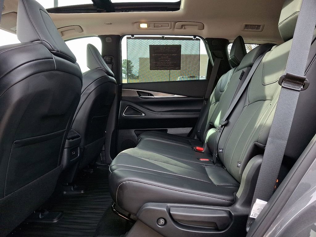 Used 2025 INFINITI QX60 Luxe w/ Vision Package image 11