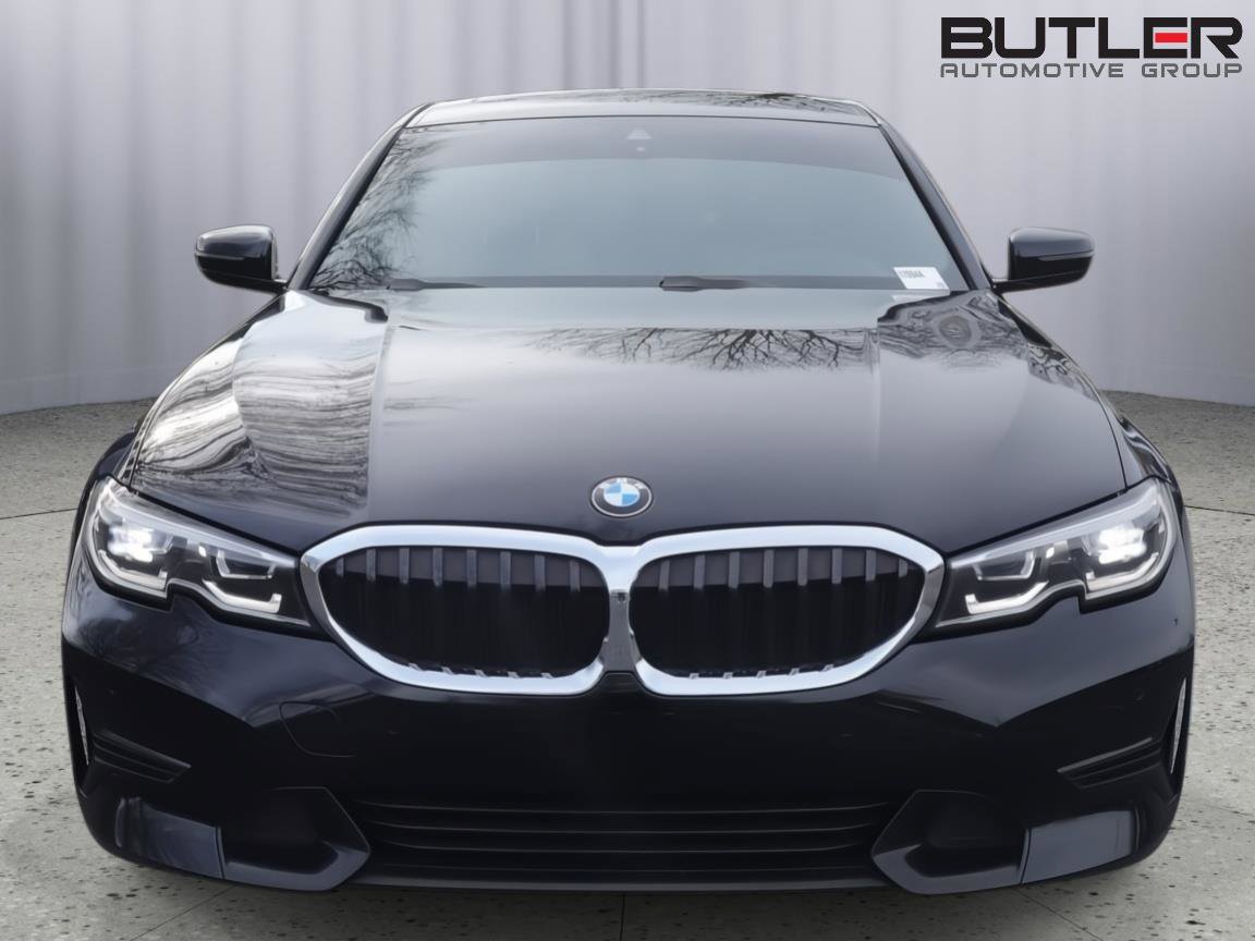 Used 2019 BMW 330i Sedan w/ Premium Package image 2