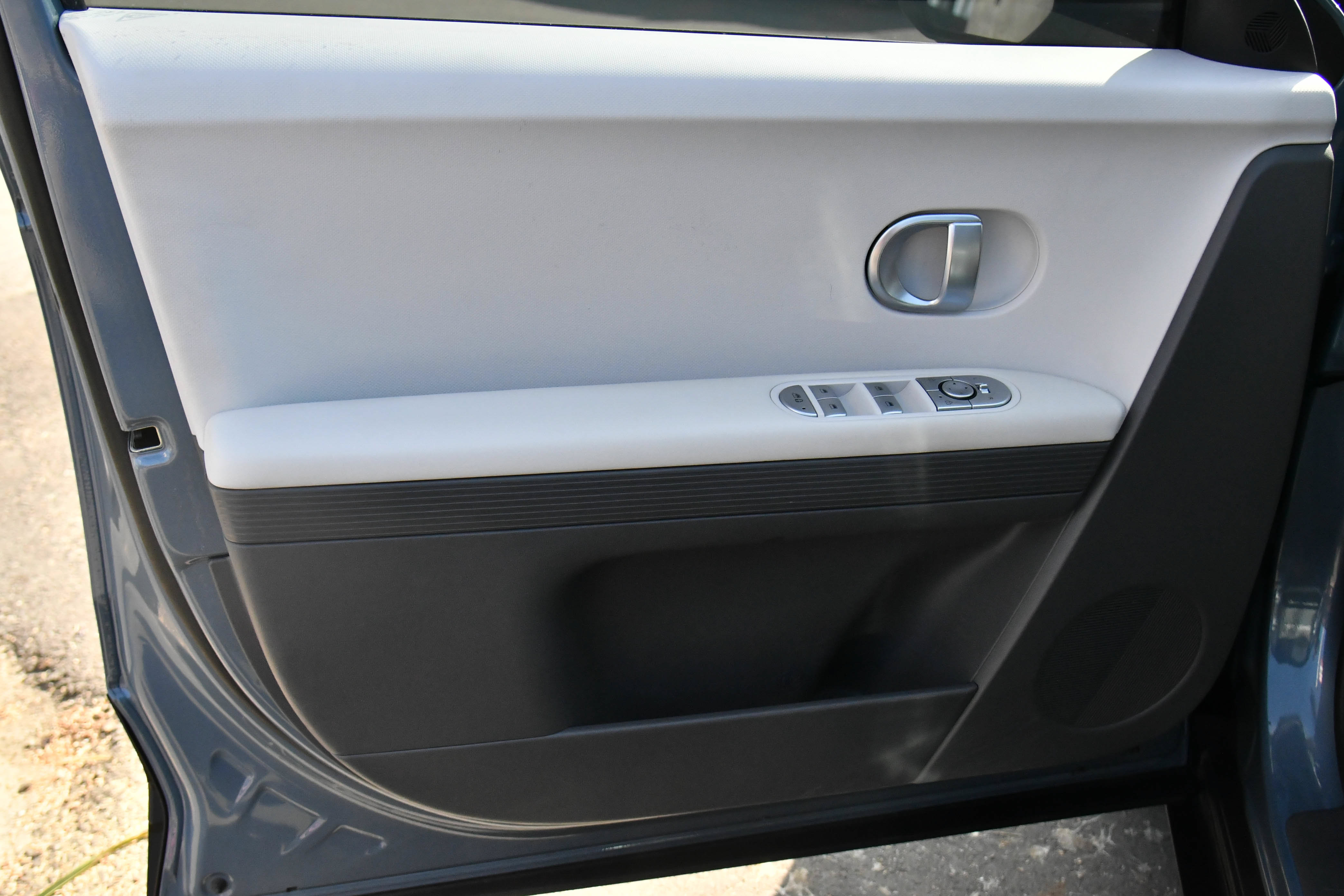 Used 2024 Hyundai Ioniq 5 SE RWD image 14