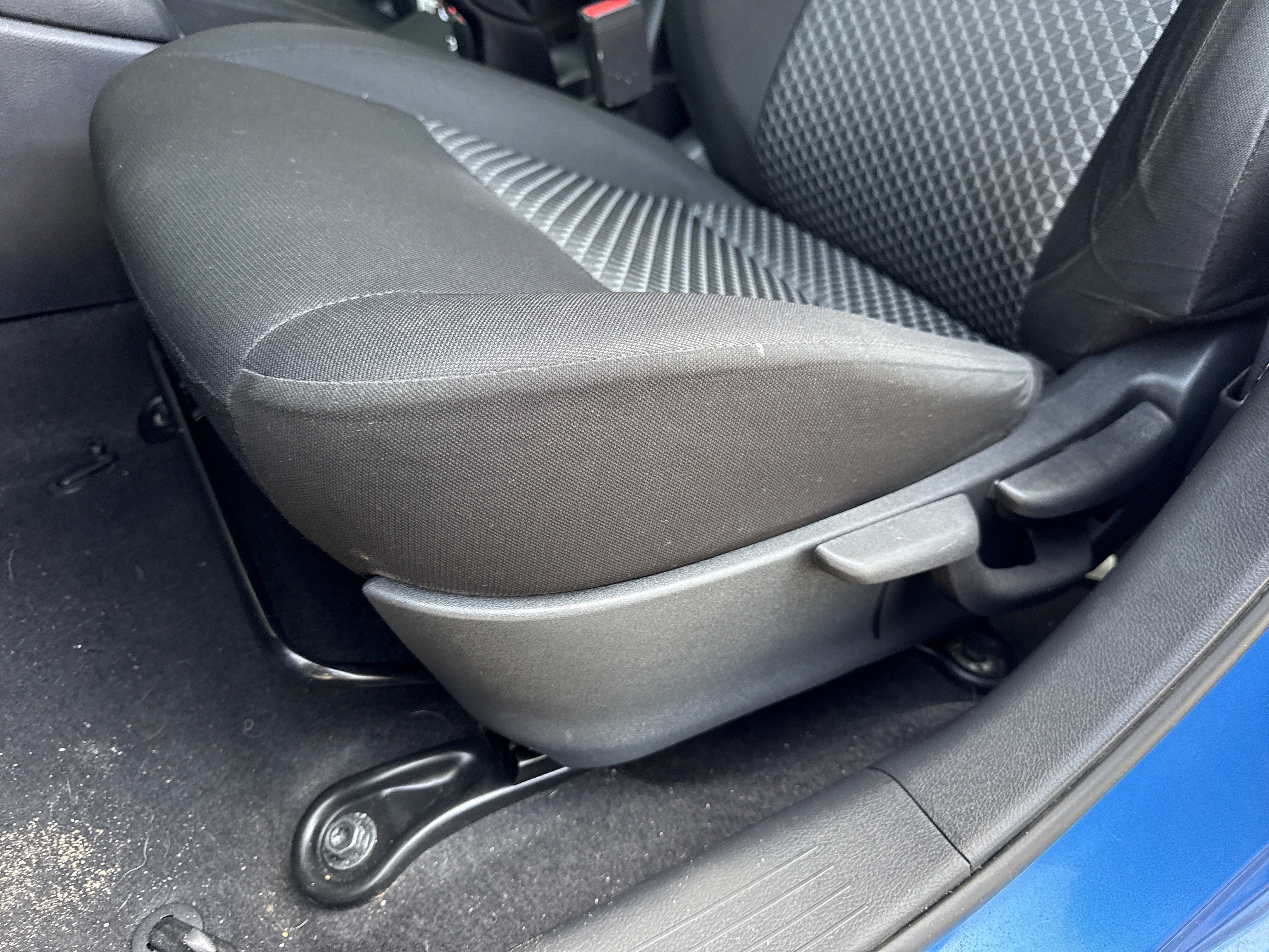 Used 2021 Nissan Versa S FWD image 33