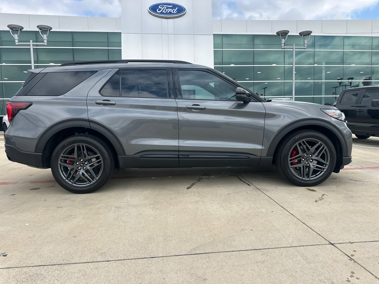 New 2026 Ford Explorer ST w/ Sun And Sound Package image 6