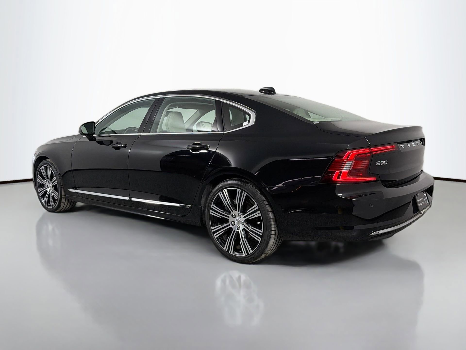 Certified 2023 Volvo S90 B6 Plus w/ Protection Package Premier image 8