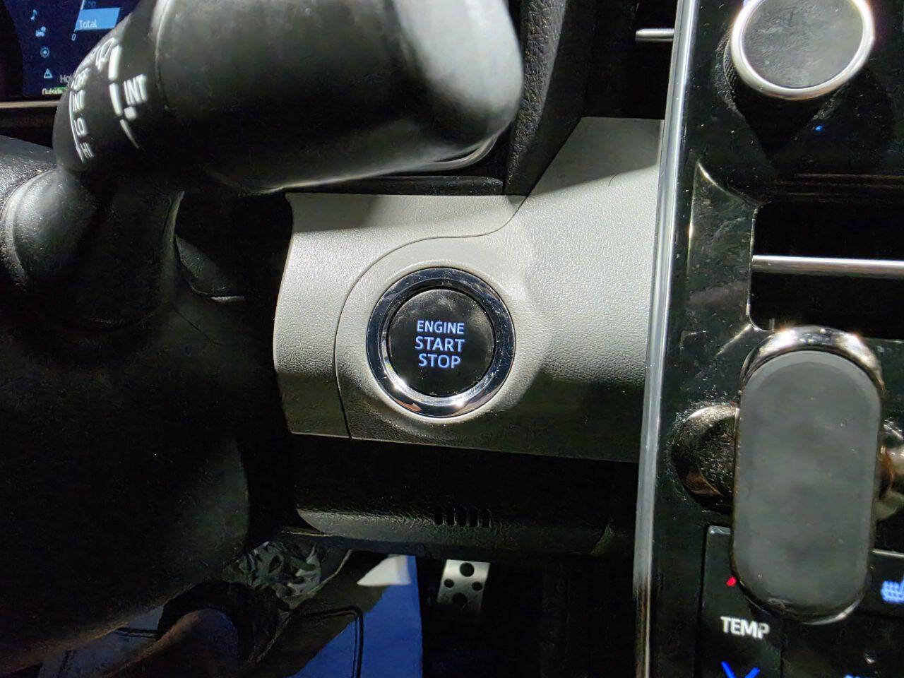 Used 2019 Toyota Avalon XSE w/ All Weather Liner Package FWD image 40