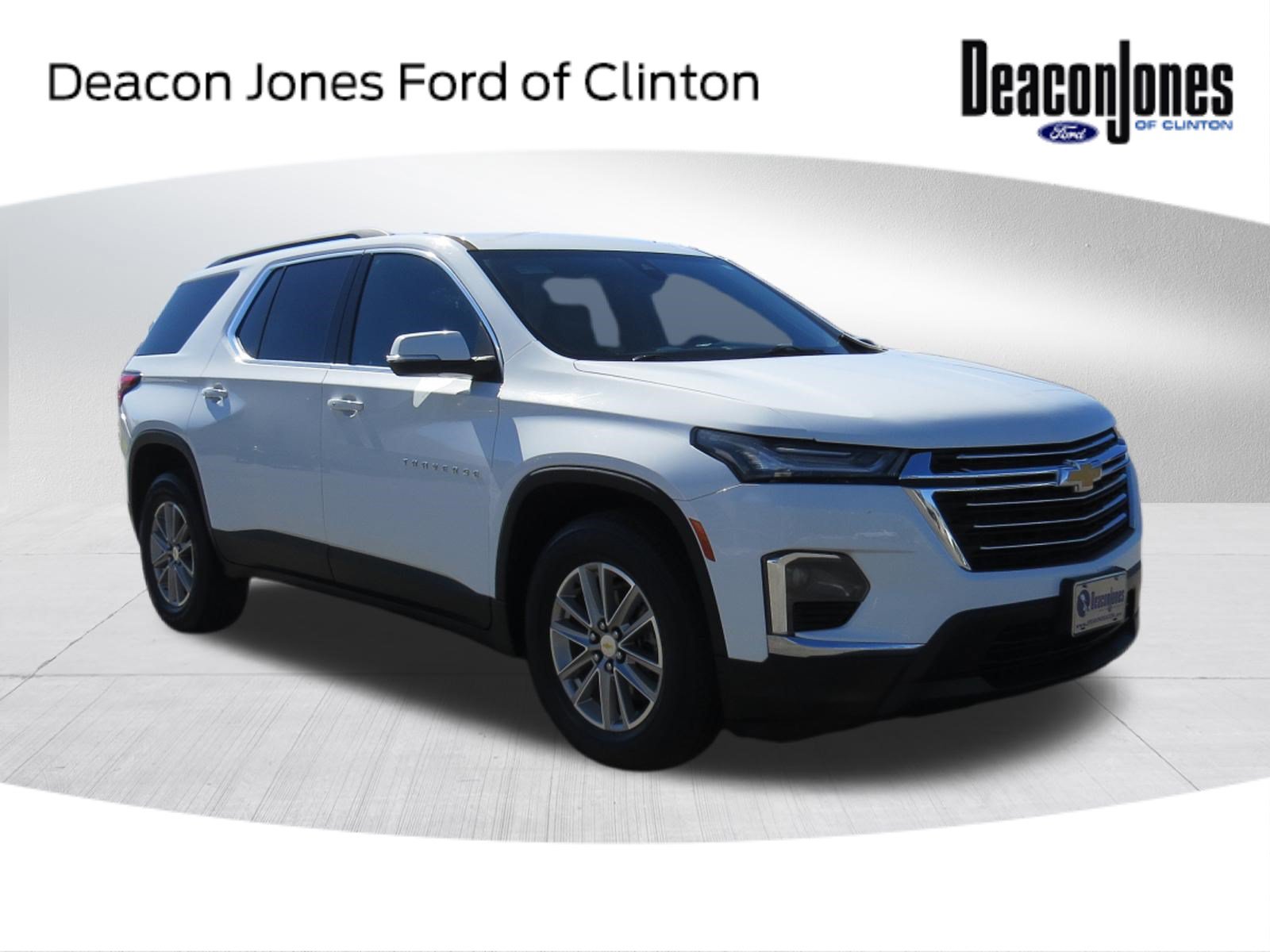 Used 2022 Chevrolet Traverse LT AWD/4WD image 1
