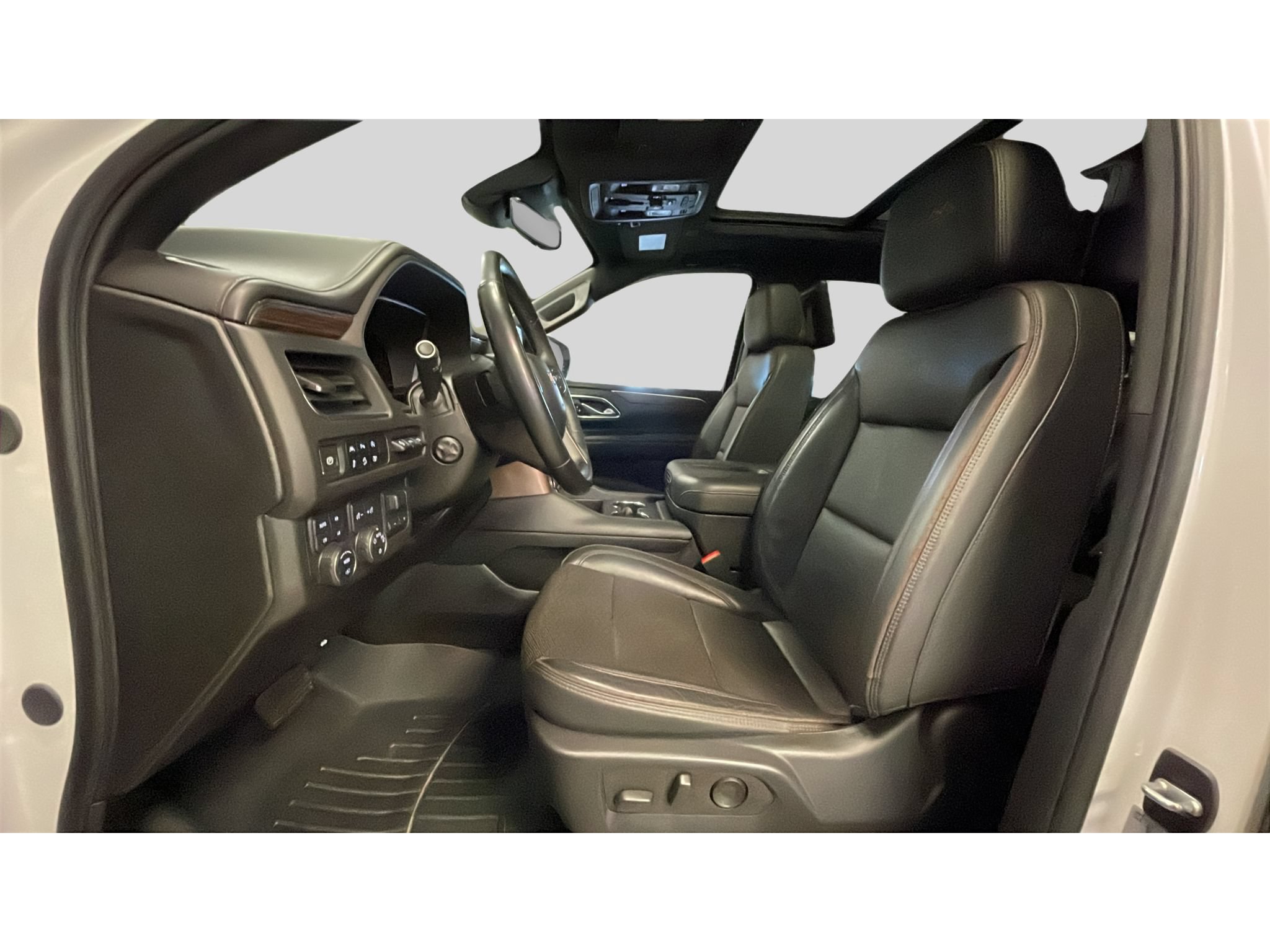 Used 2024 Chevrolet Suburban High Country AWD/4WD image 12
