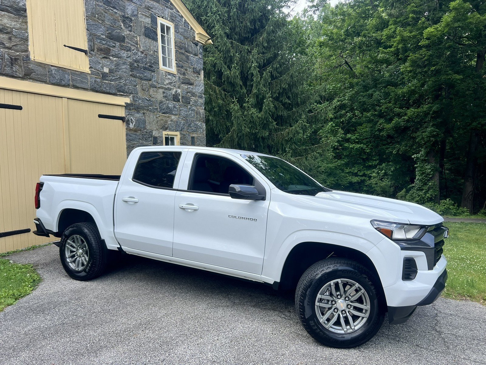 Used 2025 Chevrolet Colorado LT w/ Advanced Trailering Package RWD image 1