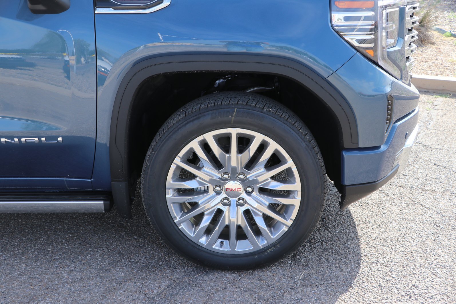 New 2026 GMC Sierra 1500 Denali w/ Technology Package AWD/4WD image 9