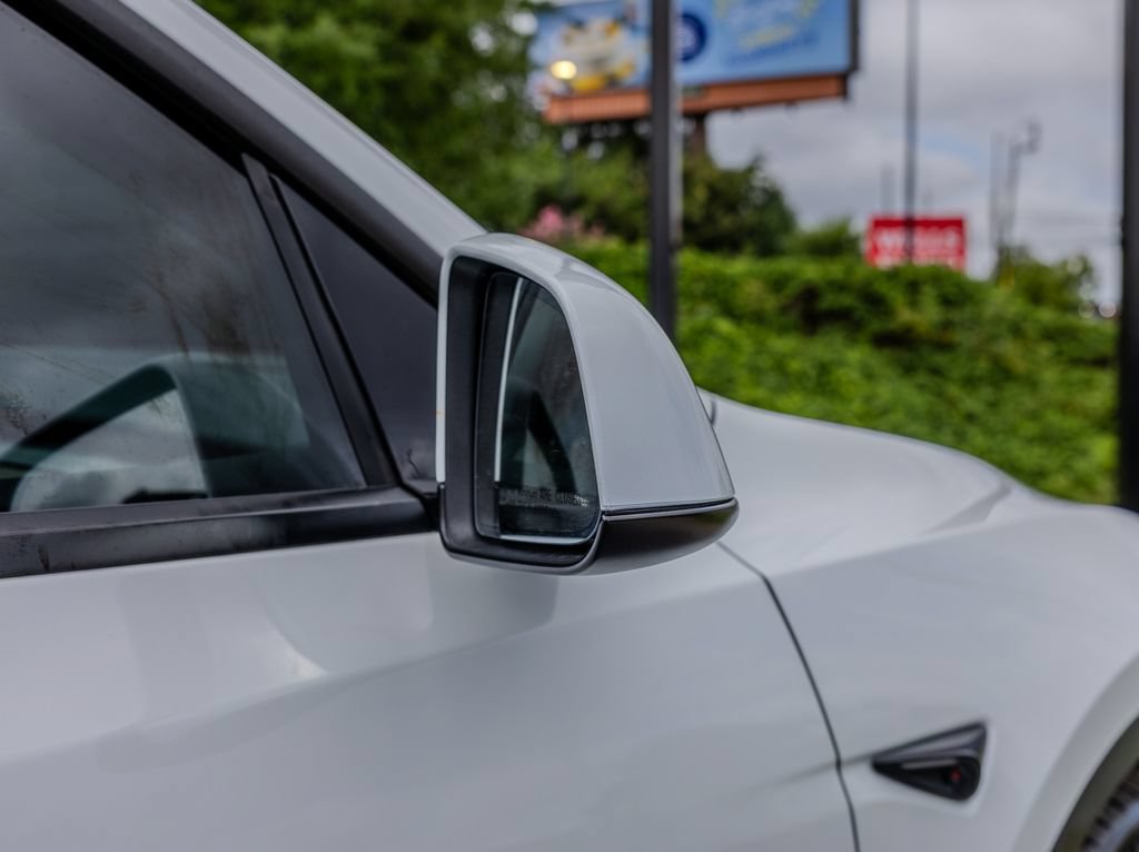 Used 2024 Tesla Model Y Performance AWD/4WD image 24