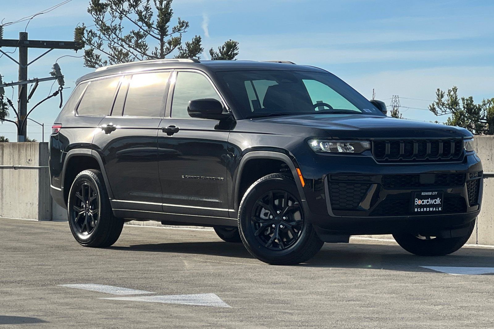 New 2026 Jeep Grand Cherokee L 4WD image 2
