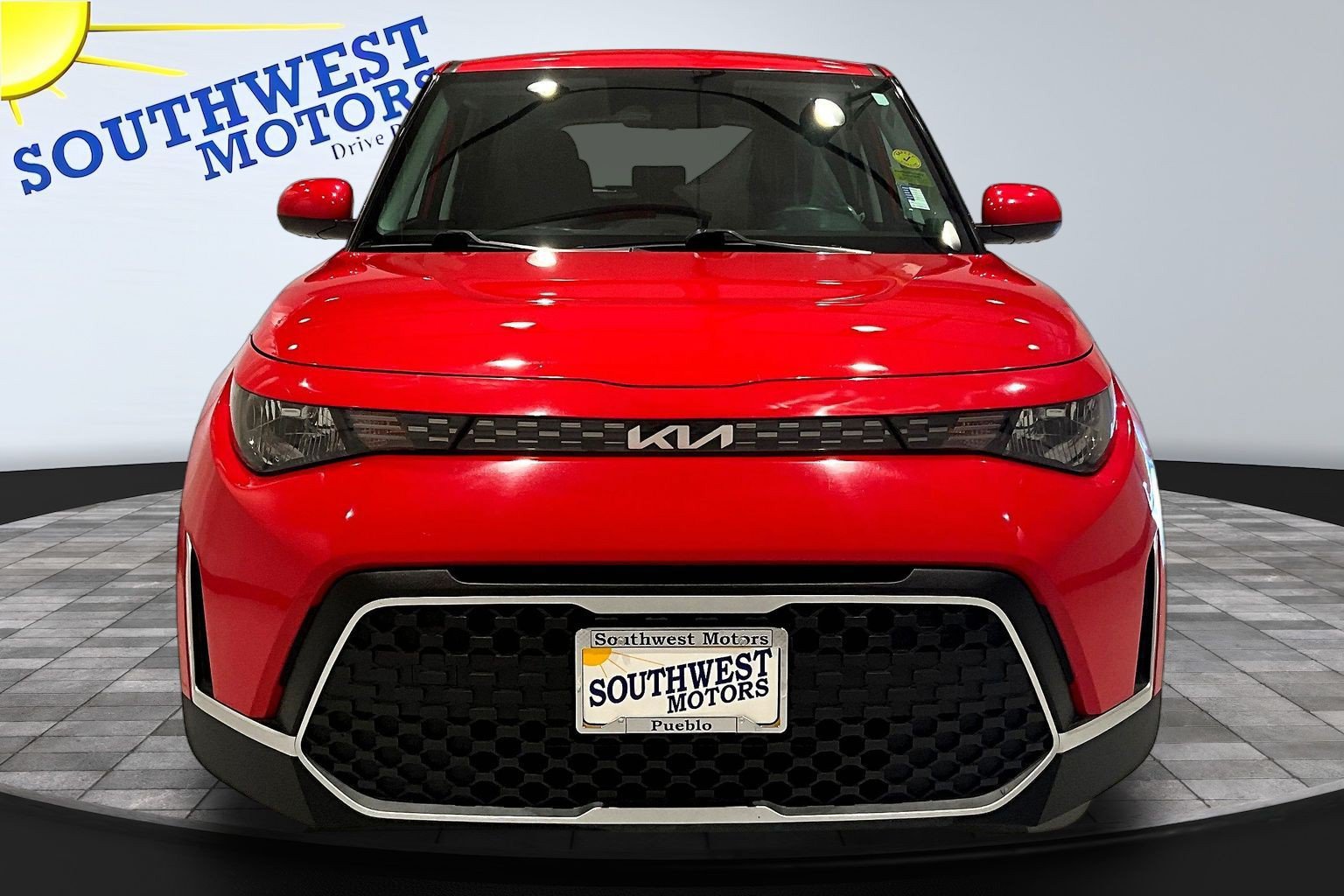 Used 2023 Kia Soul LX w/ Option Group 015 FWD image 2