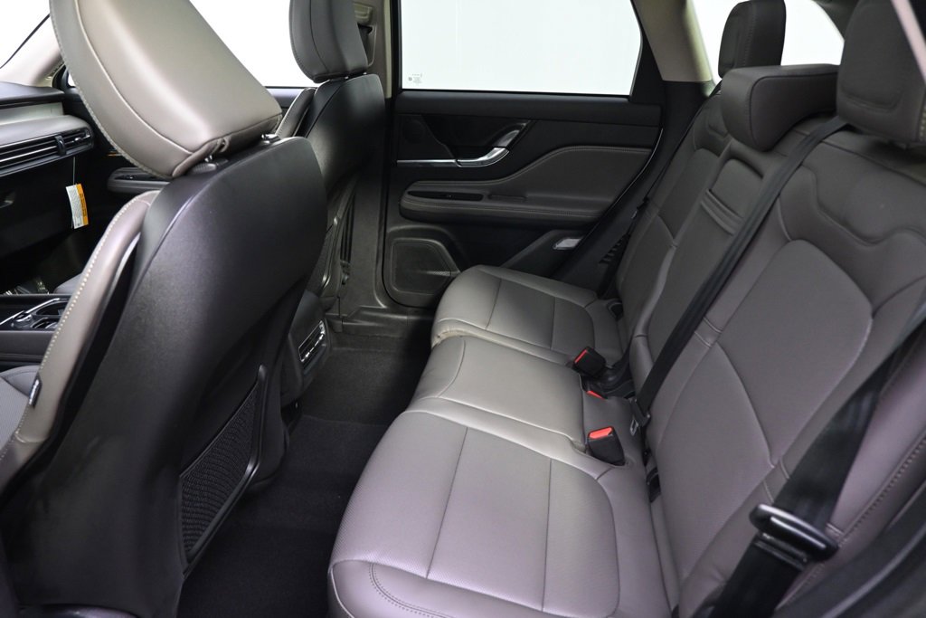 New 2026 Lincoln Corsair Premiere image 21