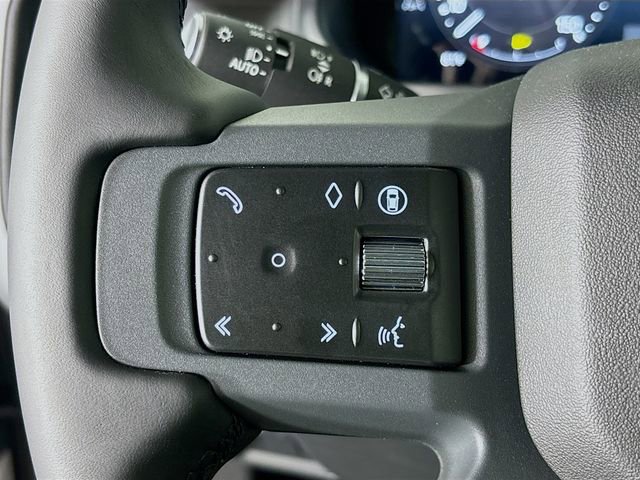 New 2026 Land Rover Defender 110 X-Dynamic SE image 10