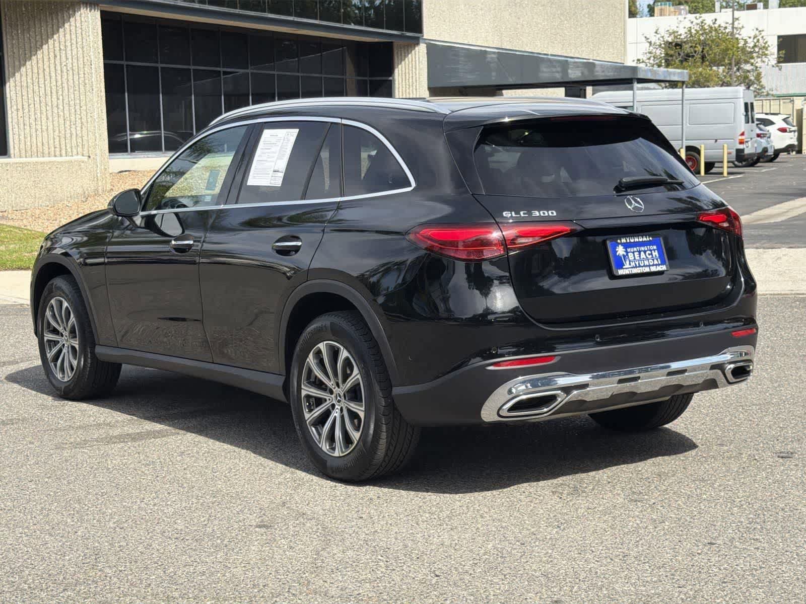 Used 2024 Mercedes-Benz GLC 300 image 4
