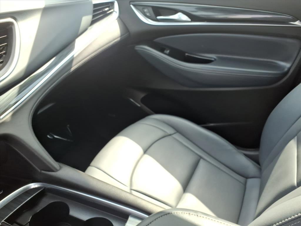 Used 2024 Buick Enclave Premium image 23